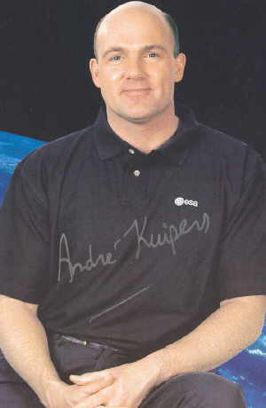 Andre Kuipers Autographs
