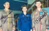 ISS_Expedition_5_Autographs.jpg (24933 bytes)
